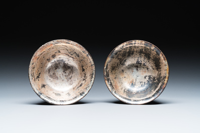 Two Chinese lac-burgaut&eacute; bowls with silvered interiors, Kangxi