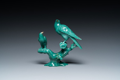 A Chinese emerald green jadeite 'birds' group and a goldstone sculpture of Buddha, 19/20th C.