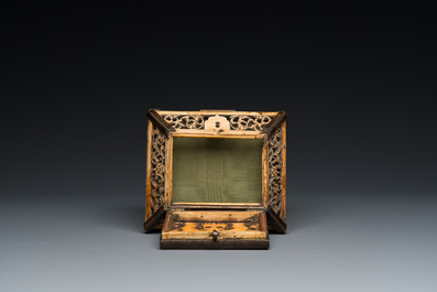 Coffret en os de morse r&eacute;ticul&eacute; aux montures en laiton, Kholmogory, Russie, 17&egrave;me