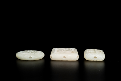 Trois pi&egrave;ces ajour&eacute;es en jade blanc, Chine, Qing