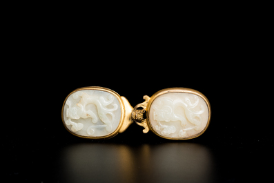 Vijf Chinese riemornamenten in witte jade, Qing