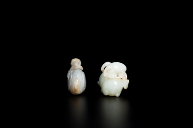 Deux sculptures en jade blanc d'un canard mandarin et d'un b&eacute;lier avec son agneau, Chine, Qing