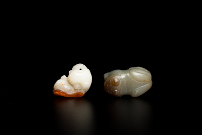 Trois sculptures d'animaux en jade blanc et c&eacute;ladon, Chine, Qing/R&eacute;publique