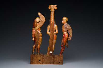 Fragment de retable en bois polychrom&eacute; et dor&eacute; &agrave; d&eacute;cor de 'La flagellation du Christ', probablement Anvers, d&eacute;but du 16&egrave;me