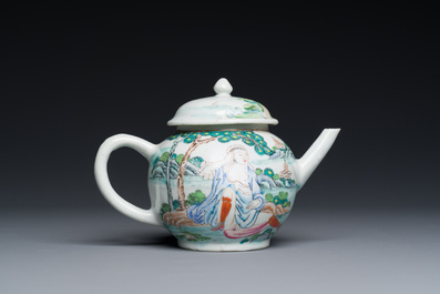 Een zeldzame Chinese famille rose theepot met erotisch decor van een Europese dame, Yongzheng