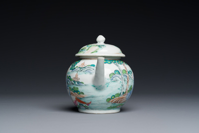 Een zeldzame Chinese famille rose theepot met erotisch decor van een Europese dame, Yongzheng