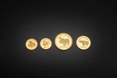 Quatre monnaies en or comm&eacute;morant les d&eacute;couvertes arch&eacute;ologiques de l'&acirc;ge du bronze chinois, dat&eacute;es 1981