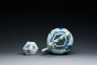 Een Chinese blauw-witte wijnkan met kylins, Transitie periode