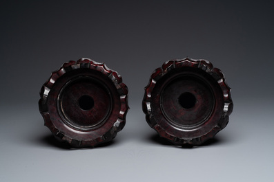 Paire de vases en argent &agrave; d&eacute;cor de l'anniversaire de Guo Ziyi, Chine, marque de Qingyun 慶雲, 19&egrave;me