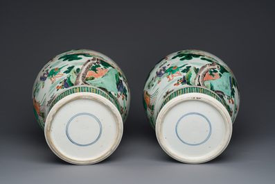 Paire de vases en porcelaine de Chine famille verte &agrave; d&eacute;cor de 'Shou Lao', Kangxi
