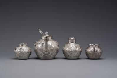 A Chinese silver 4-piece tea service on tray, Tu Mao Xing mark 塗茂興, 19th C.