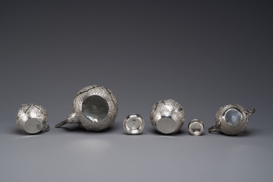 A Chinese silver 4-piece tea service on tray, Tu Mao Xing mark 塗茂興, 19th C.