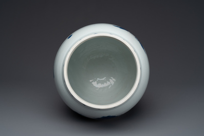 Een Chinese blauw-witte vaas met kylins, Transitie periode