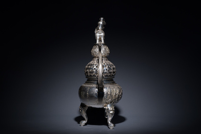 Grand br&ucirc;le-parfum tripod en argent, marque Shanghai Xinfengxiang 上海新鳳祥, Chine, dat&eacute; 1925
