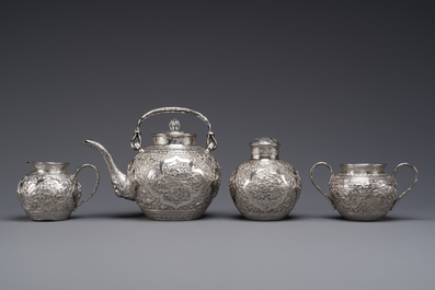 A Chinese silver 4-piece tea service on tray, Tu Mao Xing mark 塗茂興, 19th C.