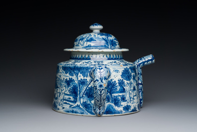 Tr&egrave;s rare pot &agrave; posset en fa&iuml;ence de Delft en bleu et blanc, d&eacute;but du 18&egrave;me