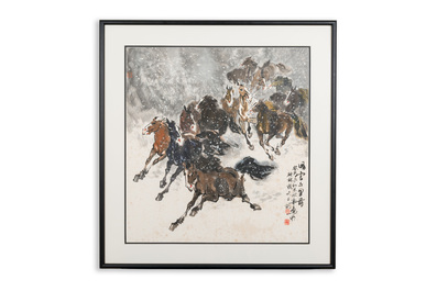 Ma Xinle 馬欣樂 (1963-): 'Douze chevaux dans la neige', encre et couleurs sur papier, dat&eacute; 1993