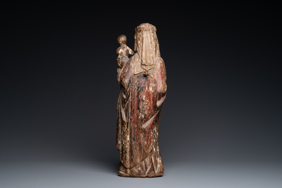 Vierge &agrave; l'Enfant en bois sculpt&eacute; et polychrom&eacute;, Pays-Bas m&eacute;ridionaux, 14/15&egrave;me