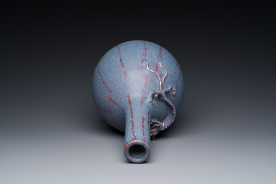A Chinese flamb&eacute;-glazed bottle vase, 18/19th C.