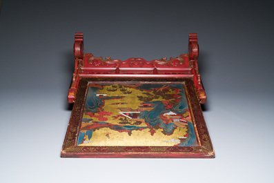 Ecran de table en bois dor&eacute;, laqu&eacute; et polychrom&eacute;, Chine, Shanxi, 16/17&egrave;me