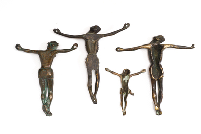 Quatre sculptures de Christ en bronze, 16/17&egrave;me