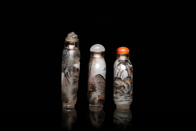 Trois tabati&egrave;res en verre peint &agrave; l'int&eacute;rieur, Chine, 20&egrave;me