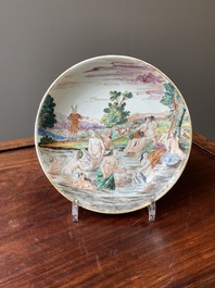 Assiette en porcelaine de Chine coquille d'oeuf &agrave; d&eacute;cor de 'Diane et Act&eacute;on' surd&eacute;cor&eacute;e aux Pays-Bas avec un texte au dos, Yongzheng