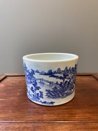 A large Chinese blue and white brush pot with a refined mountainous landscape, 18th C.