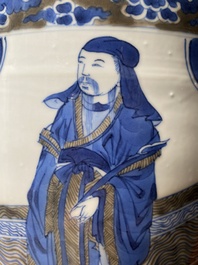 Een Chinese blauw-witte en koperrode rouleau 'Sanxing' vaas, Kangxi
