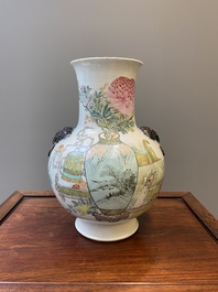 Vase de forme 'hu' en porcelaine de Chine qianjiang cai &agrave; d&eacute;cor d'antiquit&eacute;s, sign&eacute; Xu Pinheng 許品衡, marque de Tongzhi, 19/20&egrave;me