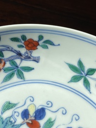 Een Chinees doucai 'sanduo' bord, Chenghua mark, Kangxi