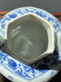 Een Chinese blauw-witte wijnkan met kylins, Transitie periode