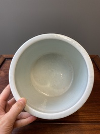 A large Chinese blue and white brush pot with a refined mountainous landscape, 18th C.