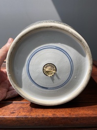 Een Chinese blauw-witte en koperrode rouleau 'Sanxing' vaas, Kangxi