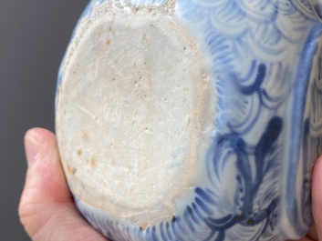 Compte-gouttes en forme de canards jumeaux en porcelaine de Chine en bleu et blanc, Ming