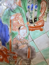 Paire de grands vases couverts en porcelaine de Chine famille verte, Kangxi