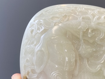 Vijf Chinese riemornamenten in witte jade, Qing