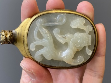Vijf Chinese riemornamenten in witte jade, Qing