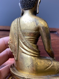 Bouddha de M&eacute;decine ou Bhaishajyaguru en bronze dor&eacute;, Sino-Tibet, 16&egrave;me