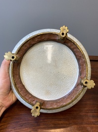 Lave-pinceaux en porcelaine de Chine de type 'ge' aux montures en bronze dor&eacute;, Qianlong
