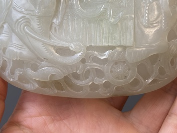 Vijf Chinese riemornamenten in witte jade, Qing