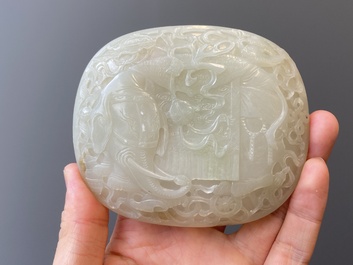 Vijf Chinese riemornamenten in witte jade, Qing