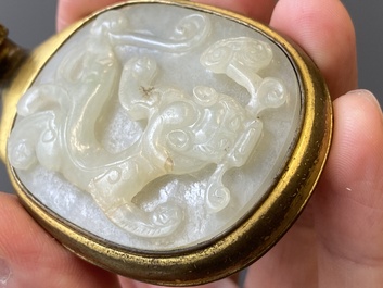 Vijf Chinese riemornamenten in witte jade, Qing