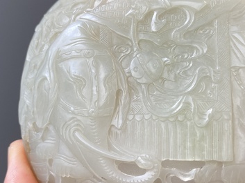 Vijf Chinese riemornamenten in witte jade, Qing