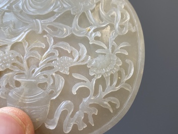 Vijf Chinese riemornamenten in witte jade, Qing
