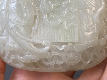 Vijf Chinese riemornamenten in witte jade, Qing