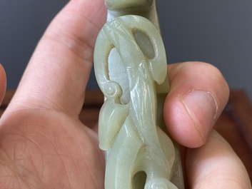 Deux boucles de ceintures sculpt&eacute;es en jade blanc et c&eacute;ladon, Chine, Qing