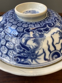 Bol couvert en porcelaine de Chine 'Bleu de Hue' pour le Vietnam, marque d'un dragon pour la p&eacute;riode Thiệu Trị (1840-1847)