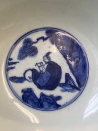 Een Chinese blauw-witte 'Acht onsterfelijken' kom, Jiajing merk en periode