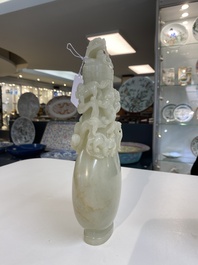 Beau vase couvert aux lions bouddhistes en jade blanc, Chine, Qing